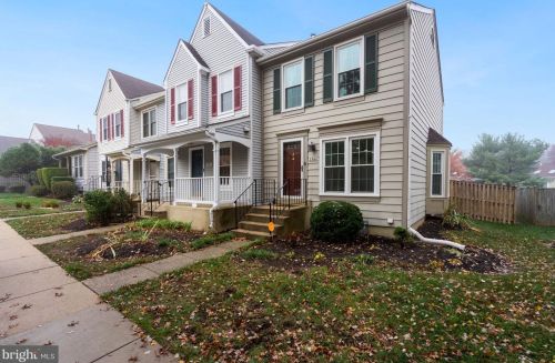 2960 Kings Station Ct, Alexandria VA  22306-1063 exterior