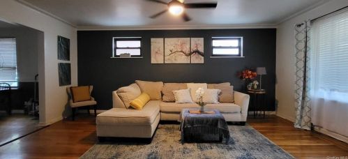 2530 Fenton Ave, Bronx NY  10469-5643 exterior