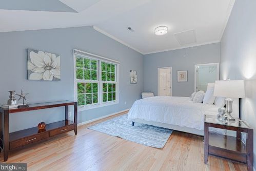 1515 Highwood Dr, Mc Lean VA  22101-5800 exterior