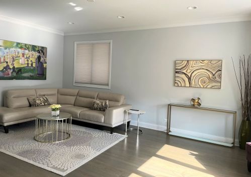 3829 Hermitage Ave, Chicago, IL 60613-2733