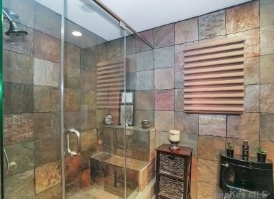 8 White Spruce Cir, Commack NY 11725-4323 exterior