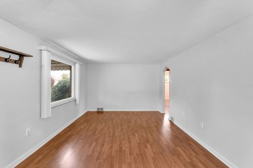 1255 Chestnut St, Monaca PA 15061-1042 exterior