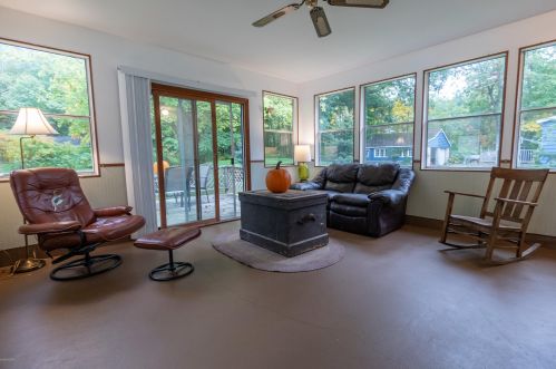 1292 Peterson Rd, Meskegon MI 49445-9676 exterior