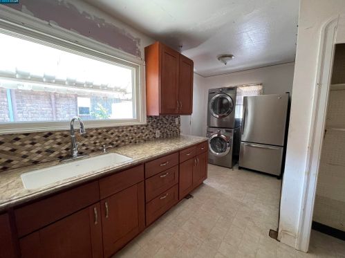 1208 Evelyn, Berkeley CA 94706-1311 exterior