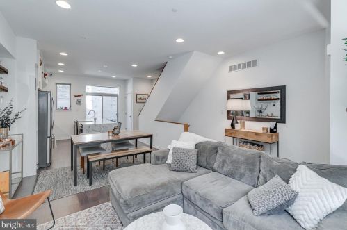 938 Leithgow St, Philadelphia PA  19123-1440 exterior