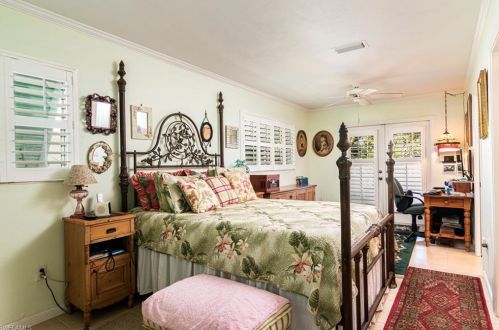 1363 Morningside Dr, Naples FL 34103-3313 exterior