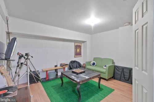 33 Bunting Brg Rd, Cookstown NJ 08511-1106 exterior