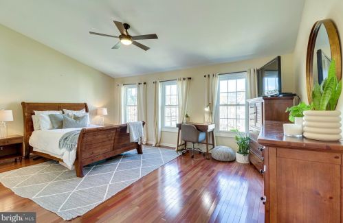 7041 Chesley Search Way, Alexandria VA 22315-4754 exterior