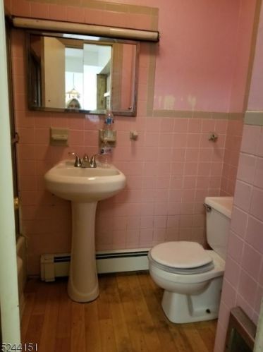 276 6 St, Paterson NJ 07508-2121 exterior