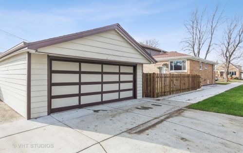 5801 Mulligan Ave, Chicago IL 60638-3430 exterior