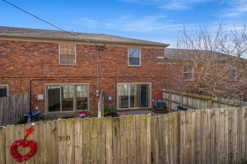 392 Newburn Dr, Pittsburgh PA exterior