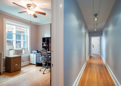 6809 Greenview Ave, Chicago IL 60626-4209 exterior