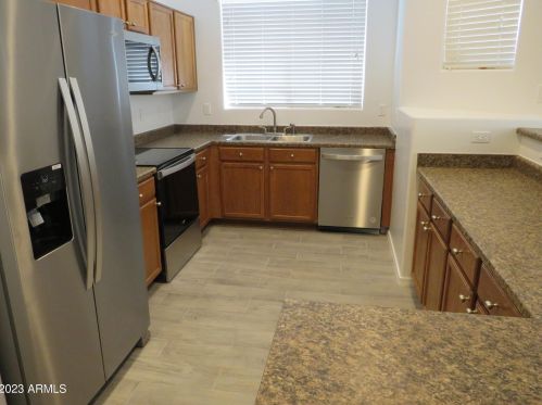 7468 31st Way, Phoenix AZ  85042-6062 exterior