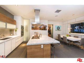 1764 Viewmont Dr, Los Angeles CA  90069-1321 exterior