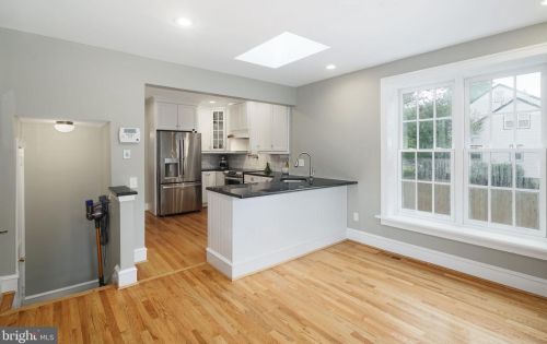 400 Beechwood Ave, Tavistock NJ 08033-1105 exterior