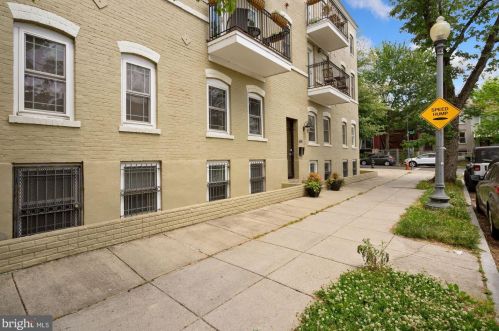 660 Morton Pl, Washington DC  20002-3452 exterior