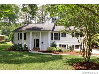 945 Bridlepath Ln, Charlotte NC  28211-2022 exterior