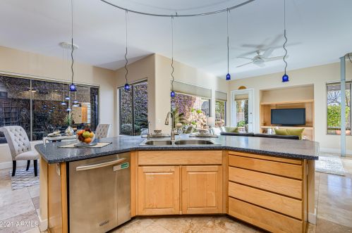 6413 31st St, Phoenix AZ 85008-1127 exterior