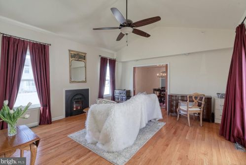 100 Acadia Dr, Riverton NJ 08077-3136 exterior