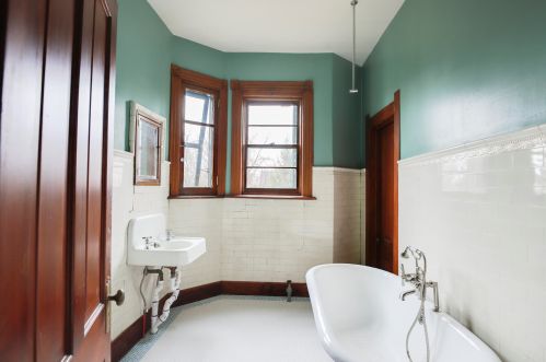 2126 Juneau Ave, Milwaukee WI 53233-1119 exterior