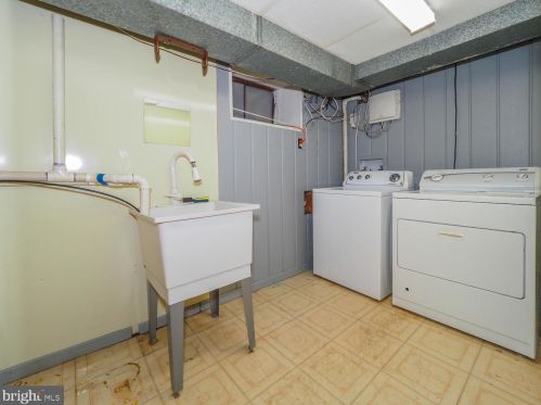 12705 Hathaway Dr, Silver Spring MD 20906-4076 exterior