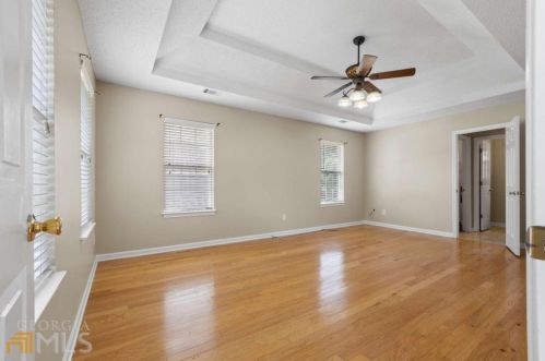 1560 Rogers Crossing Dr, Lithonia GA  30058-7005 exterior