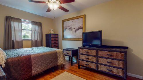 1738 Dominic Ave, Fort Pierce FL 34952-5815 exterior