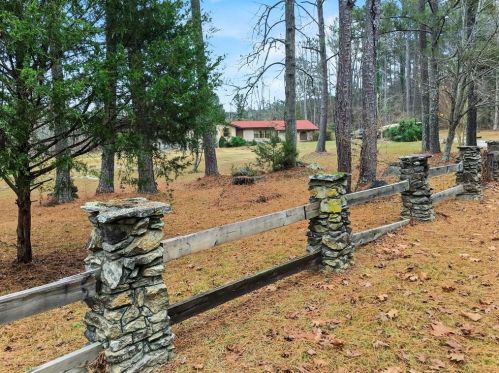 6514 Rockland Rd, Lithonia GA 30038-3438 exterior