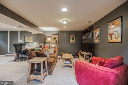 124 Smt Ave, Tavistock NJ 08033-3315 exterior