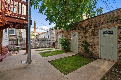 2219 Rosemont Ave, Chicago IL 60659-2195 exterior