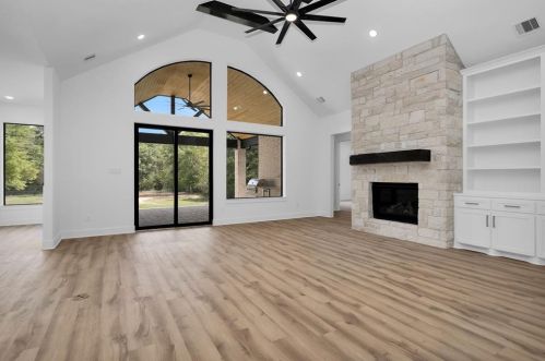 11317 Majestic Dr, Montgomery TX 77316-9662 exterior