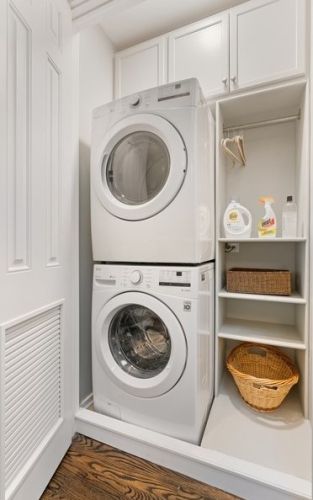 2456 Hutchinson St, Chicago IL 60618-2939 exterior