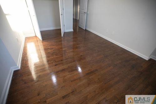 3707 Hana Rd, Edison NJ 08817-2550 exterior