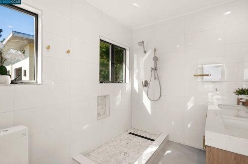 744 Contra Costa Ave, Berkeley CA 94707-1937 exterior