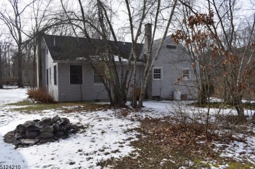 1020 Owassa Rd, Fredon NJ 07860-4120 exterior