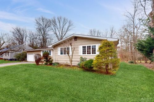 17 Timber Rd, Edison, NJ 08820-3204