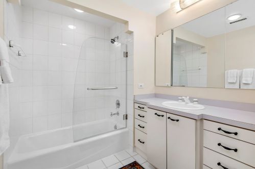 2039 Mohawk St, Chicago IL 60614-4514 exterior