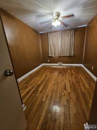 128 Midland Pl, Newark NJ  07106-3310 exterior