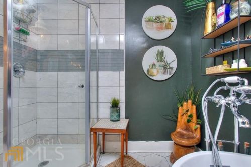 4495 Kent Rd, Atlanta GA  30337-5205 exterior