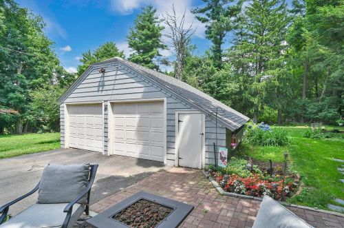 498 Forbes St, Hartford, CT 06118-1716