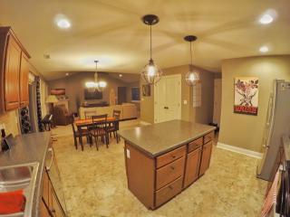 7008 Madison Creek Dr, Columbia MO  65203-8430 exterior