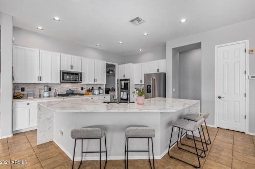 2146 Buena Vis Dr, Chandler AZ 85249-4608 exterior