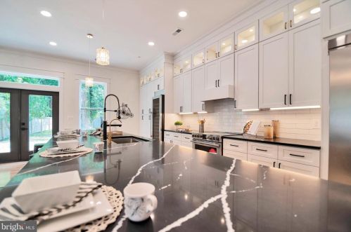 102 Ritchie Ave, Silver Spring MD  20910-5112 exterior