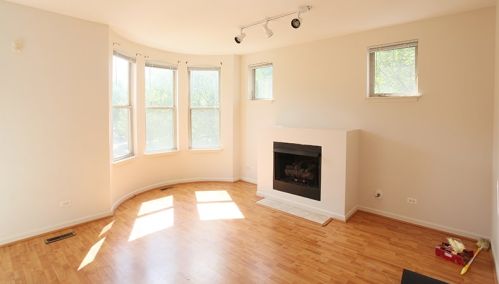 729 Blackhawk St, Chicago IL  60610-1170 exterior