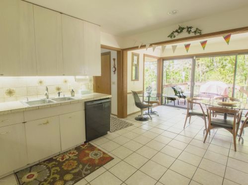 300 Cir Dr, Meskegon MI 49445-2712 exterior