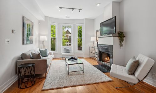 1325 Wolfram St, Chicago, IL 60657-4114