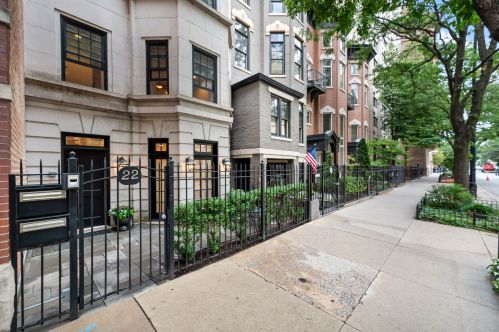 22 Division St, Chicago, IL 60610-2386