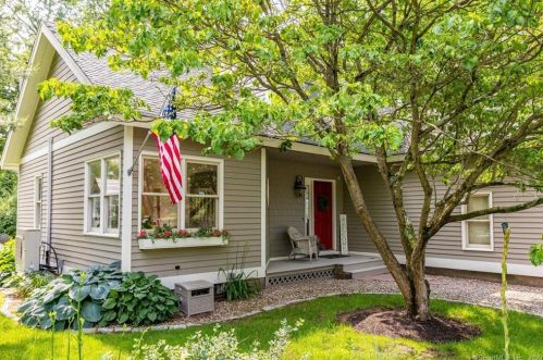 15 Indian Hill Rd, Farmington, CT 06032-2818