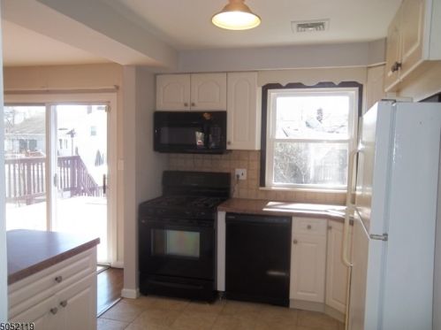 69 Wabeno Ave, Springfield, NJ 07081-1820