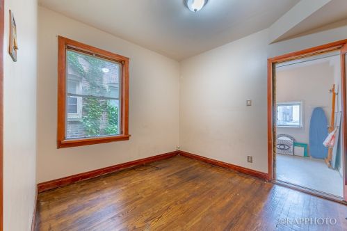 7728 East End Ave, Chicago IL 60649-4909 exterior